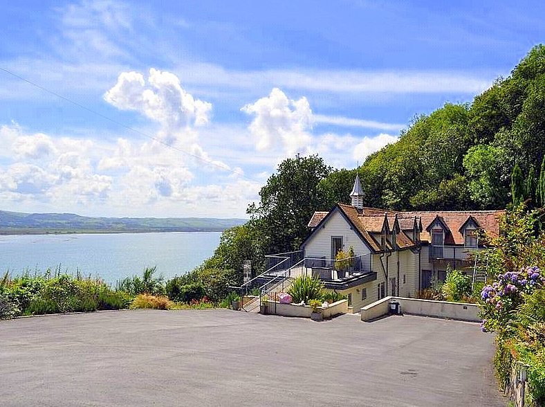 The Old Stables - Wales Holiday Home - Oliver's Travels