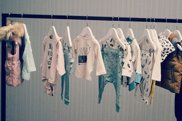 Baby hanging range