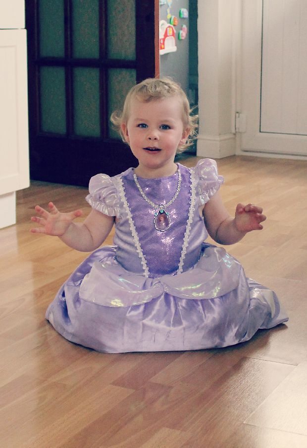 baby kneel