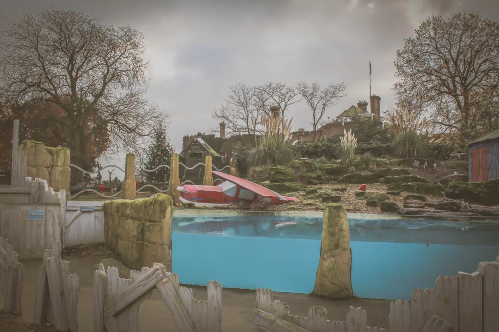 Chessington Christmas Tail